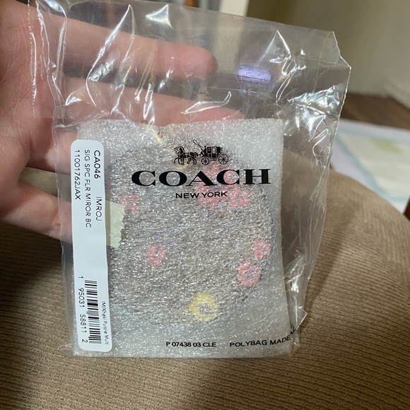COACH - Mirror Bag Charm In Signature Canvas With Spaced Floral Print - Picture 6 of 7